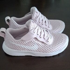 Nike Baby Walker Shoes in Pink and White